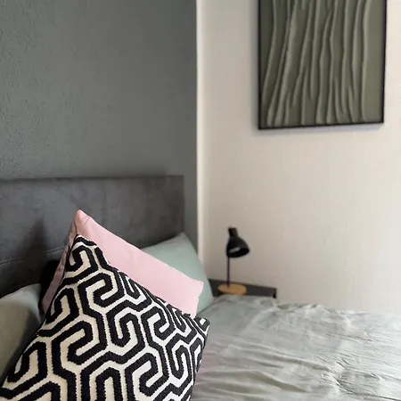 Apart Living - Hochwertige 2-Zimmer-Wohnung -60 Qm- Mit Grosser Terrasse, Stadtmitte * Sindelfingen