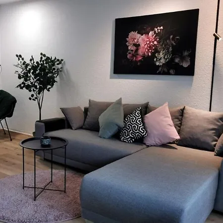 Moebliertes 2-zimmer In Der Stadtmitte - Living Apartman Sindelfingen