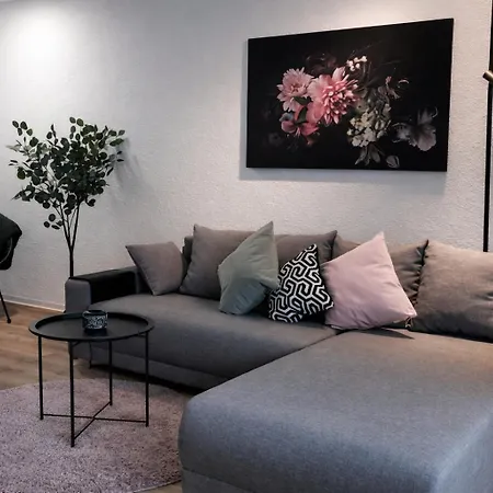 Living - Hochwertige 2-zimmer-wohnung -60 Qm- Mit Grosser Terrasse, Stadtmitte Sindelfingen