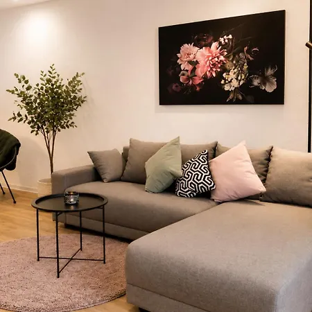 Living - Hochwertige 2-zimmer-wohnung -60 Qm- Mit Grosser Terrasse, Stadtmitte Apartamento Sindelfingen